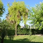 Litsas Bed & Breakfast Fánai