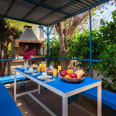 Litsas Bed & Breakfast 3*