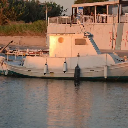 Bed & Breakfast Litsas Fánai