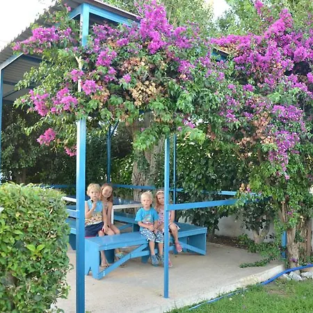 Litsas Bed & Breakfast