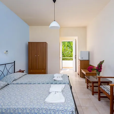 Couette-café Litsas 3*