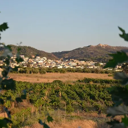 Litsas B&B Fánai