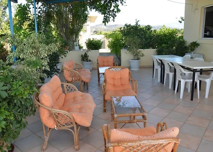 Oda ve Kahvaltı Litsas Fánai